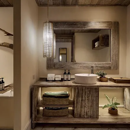 Dinso Resort & Villas Phuket, Vignette Collection By Ihg Patong Exterior photo Bathroom at the hotel