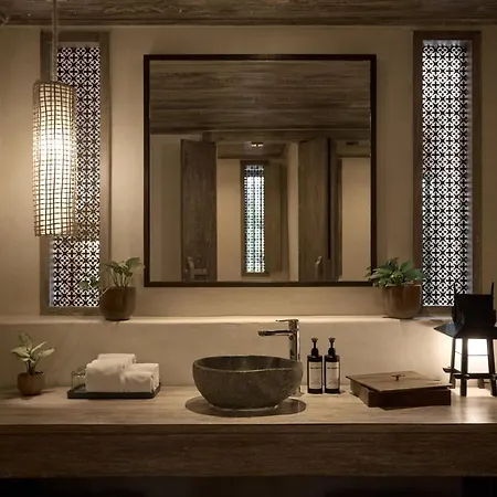 Dinso Resort & Villas Phuket, Vignette Collection By Ihg Patong Exterior photo Bathroom at The Chedi Muscat