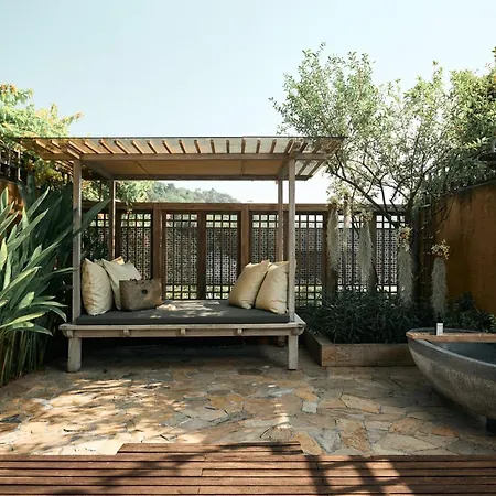 Dinso Resort & Villas Phuket, Vignette Collection By Ihg Patong Exterior photo The outdoor shower at the Bvlgari Hotel, Rome